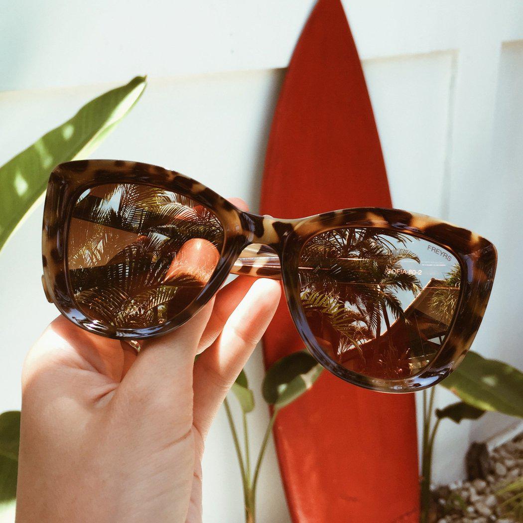 Freyrs Soho Small Oval Sunglasses
