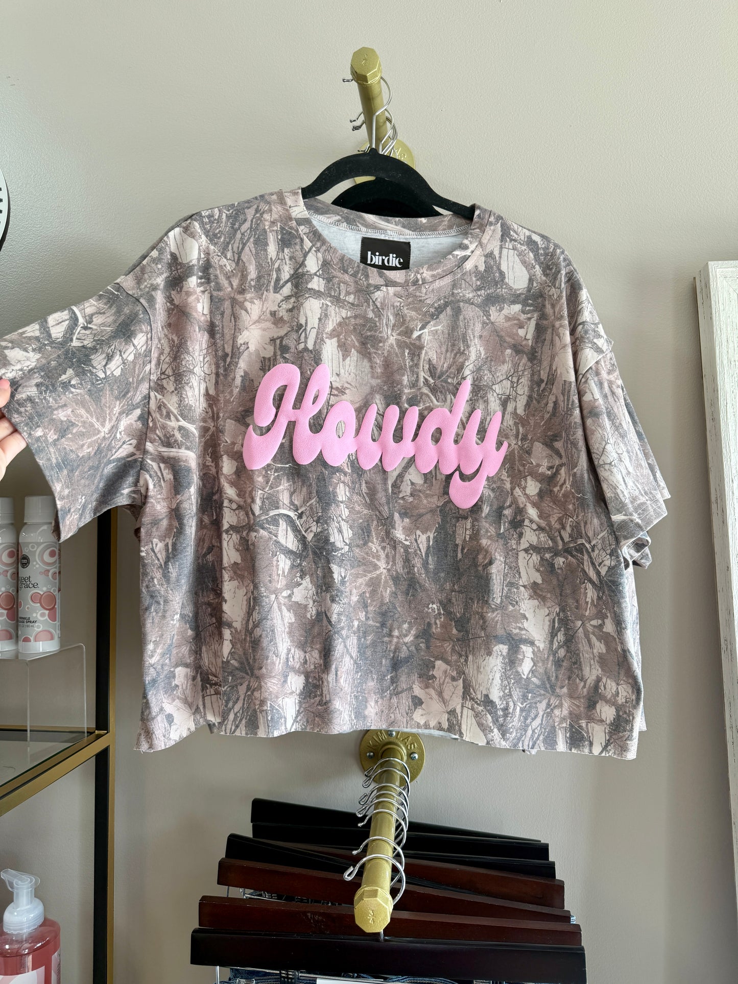 Camo Howdy Cropped Graphic Tee
