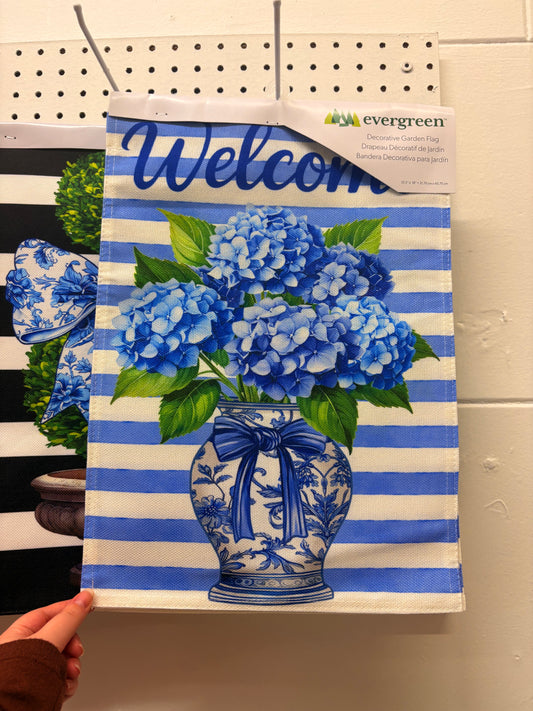 Hydrangea Vase Burlap Evergreen Garden Flag