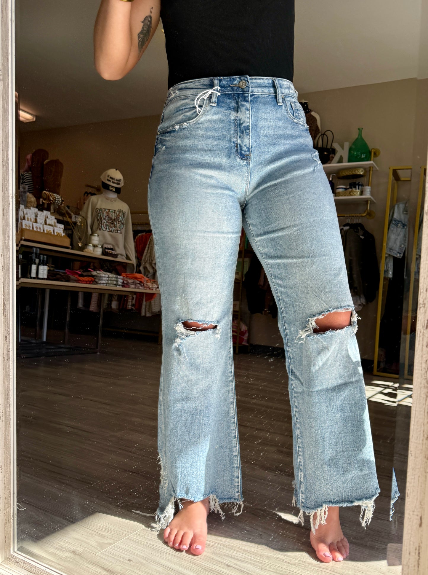 Fray Day HR Distressed Jeans